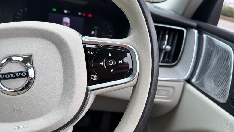 Volvo XC60 2.0 T8 [455] RC PHEV Ultimate Dark 5dr AWD Gtron Estate